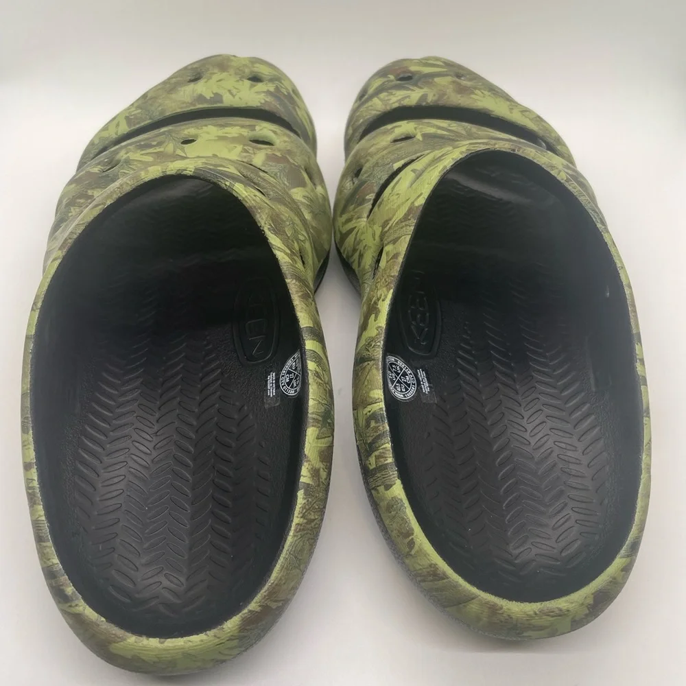 Keen Men's Yogui Arts Slides Slip On Sandals Closed Toe Camo / Green, Black SZ 8